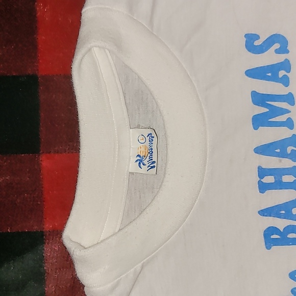 Vintage. Made in USA. Single-stitch. Bahamas Map Tee shirt. Size Large - Picture 11 of 16